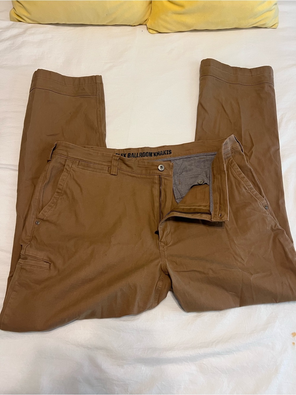 ⭐️ 2 for $50 bundle ⭐️ 
Duluth Trading Co Khakis